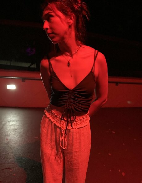 swallowpeaches nudes pornstar pic