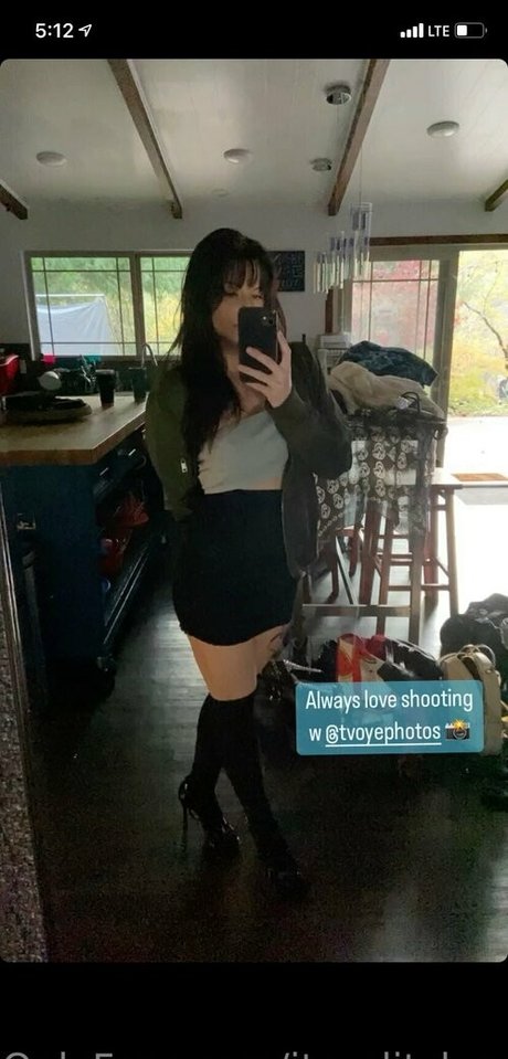 its glitchxx model naked photo