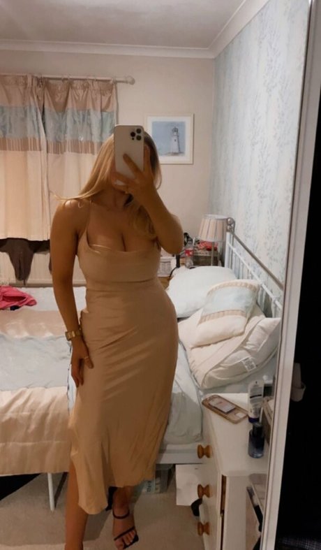 Chloe Ilsley adult star img