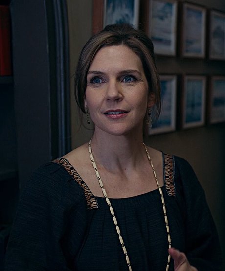 Rhea Seehorn erotic star photo