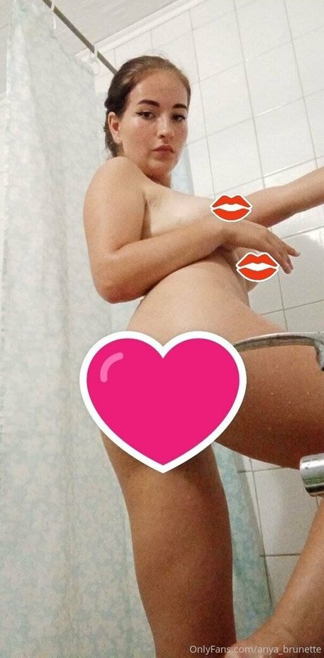 anyabrunette model sexy photo
