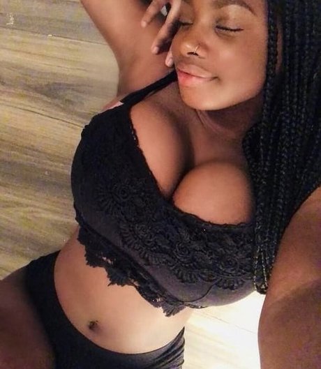 Itstaviaa hot pornstar img