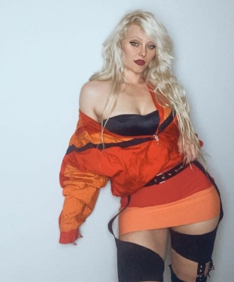 Amethyst Franklin model hot pics