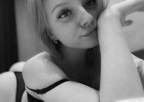 zachec erotic pornstar img