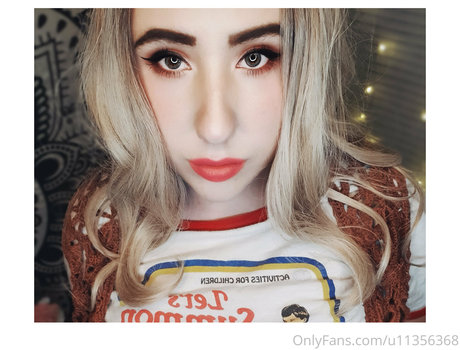 gothickitti sexy actress photos