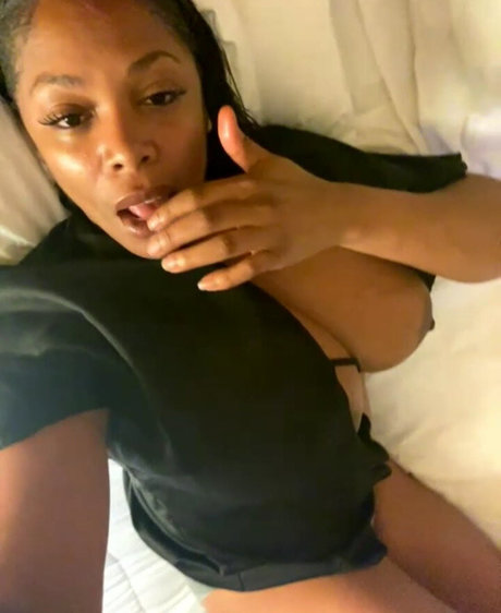 Clara Marie model nudes picture