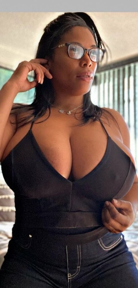 Clara Marie model high quality picture