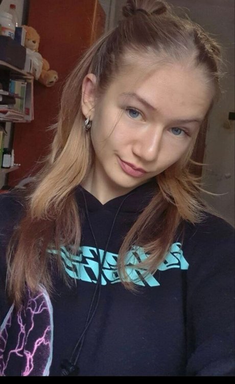 Isobel s Adventures beautiful model photo