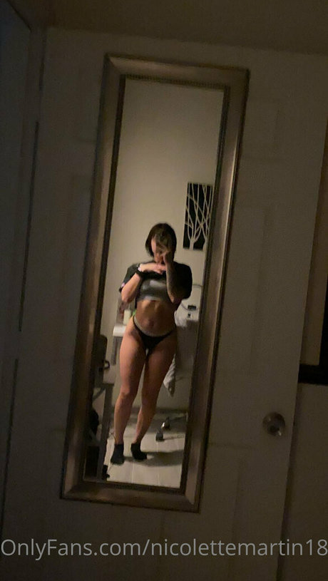 nicolettemartin18 star pornographic photos