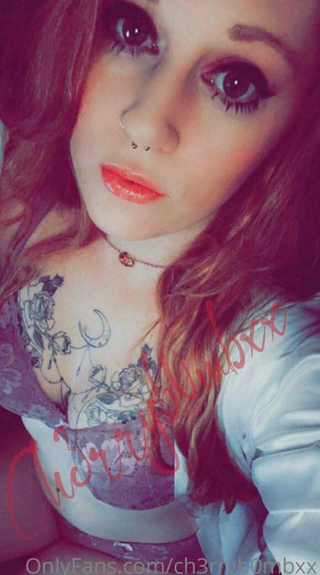 ch3rryb0mbxx pornographic model photo