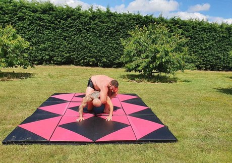 hugeandhung star high quality img