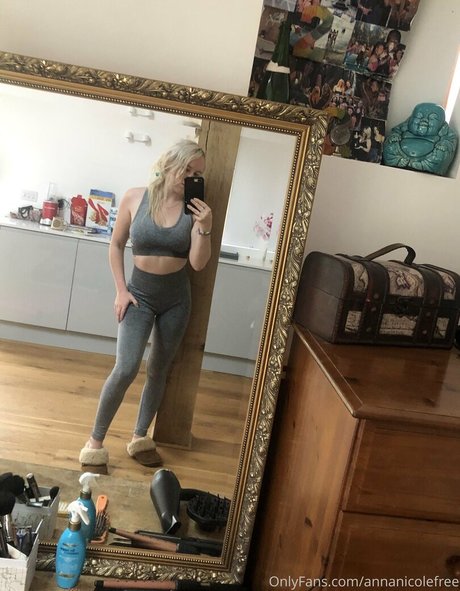 annanicolefree perfect actress archive