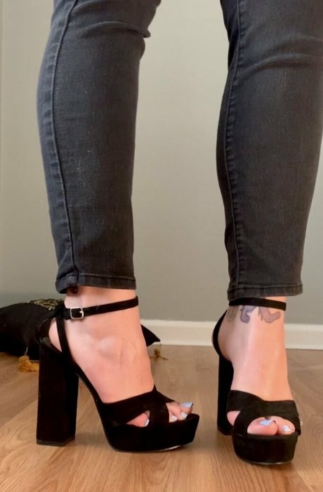 sunni footplay beautiful pornstar archive