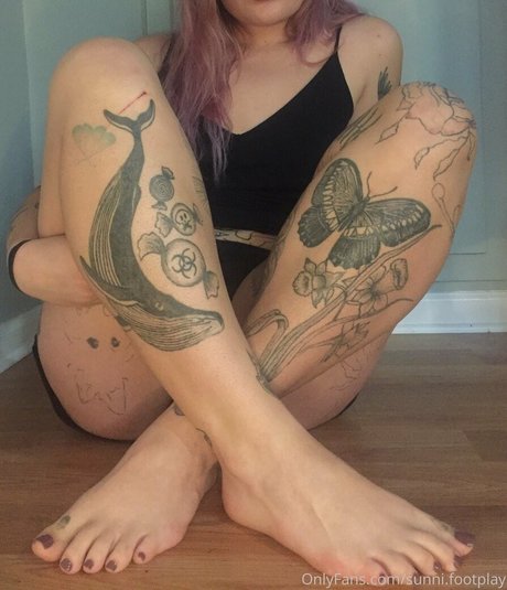 sunni footplay model nudes archive