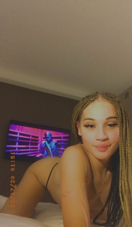 nevenevnev pornographic model pics