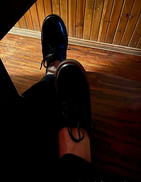 jewelsfeetandtoes model hot photos