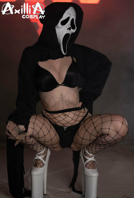 axillia top model photos