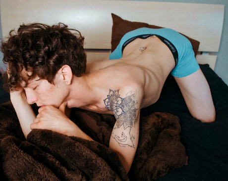 chrisoflyng xxx pornstar image