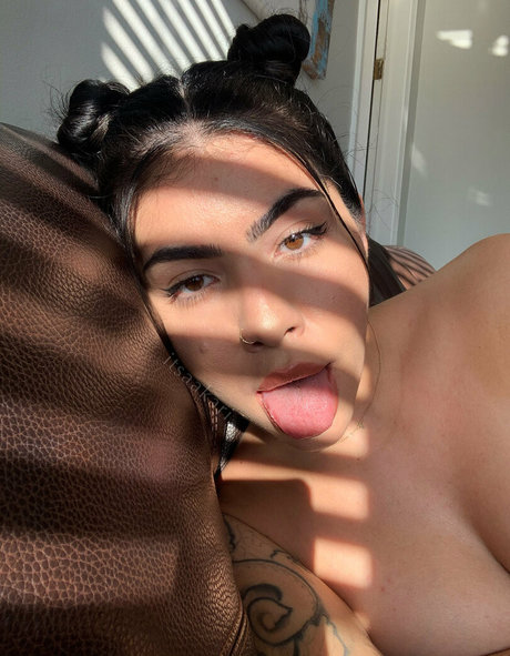 aakari sexy pornstar pics