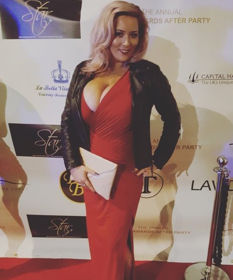 Stephanie Fox hot actress images