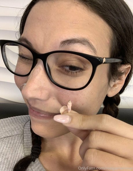 realgarnetrose pornstar free pic