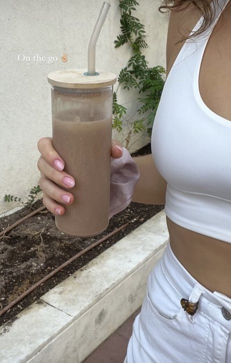 Ariel Kahana art model photos