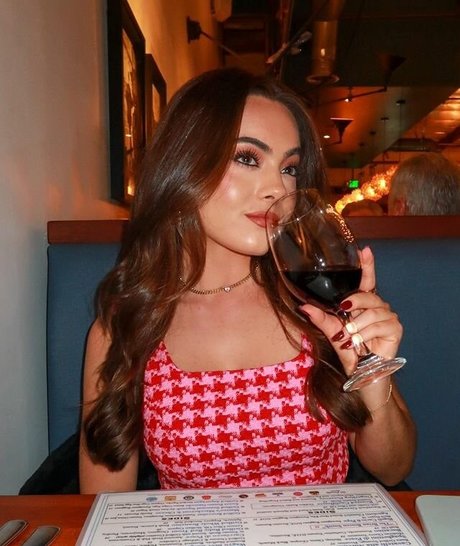 Ava Allan model best pics