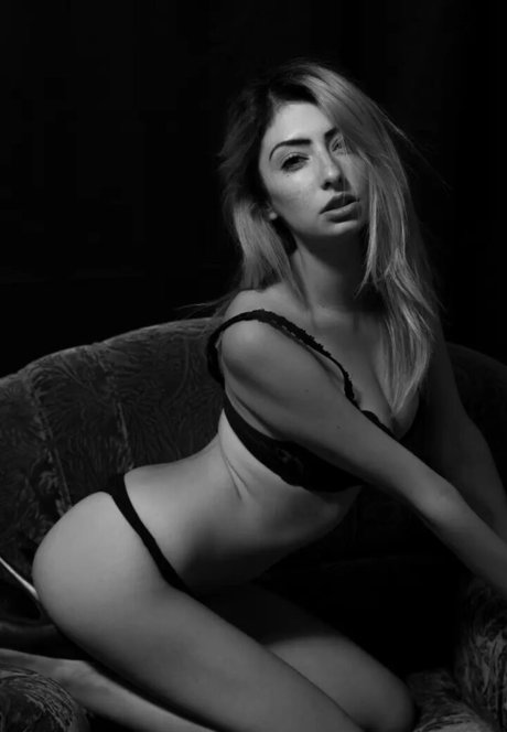 Daniela Bar pornographic star archive