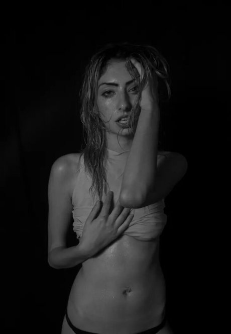 Daniela Bar model sexy pics