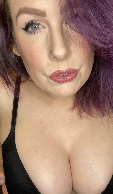 suziesuze nice actress pics