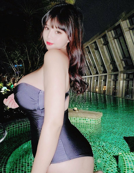 Picweiwei model best images