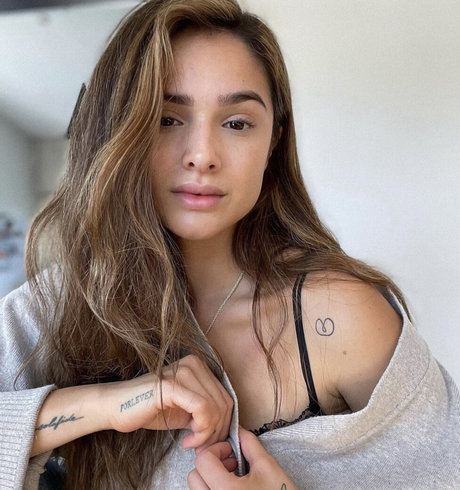 Chachi Gonzales xxx model gallery