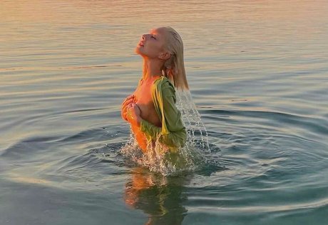 Manahou Mackay star naked photos