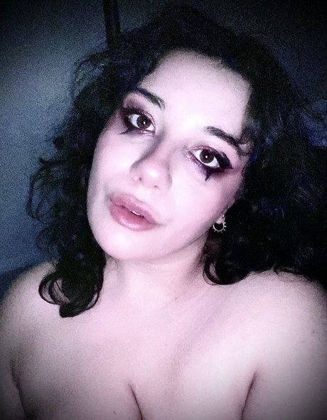 DemonG Bugs beautiful actress img