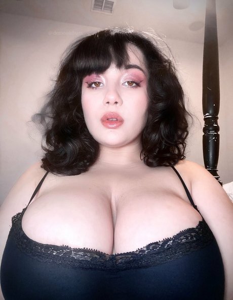 DemonG Bugs model porn pics