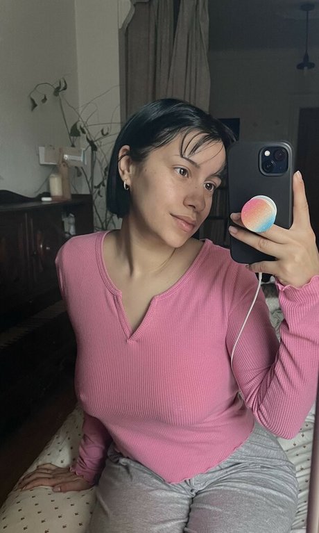 vymysela naked actress photos