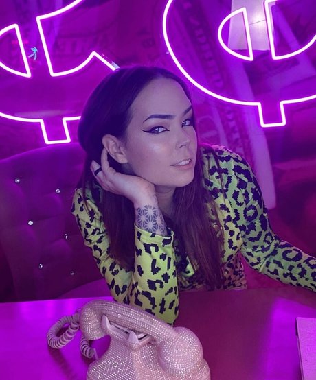 Suzy Berhow sexy model galleries