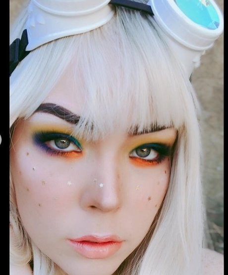 Suzy Berhow star porn pics