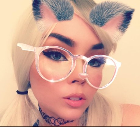 Suzy Berhow model sexy picture