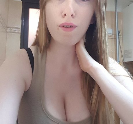 Blondy1 model beautiful img