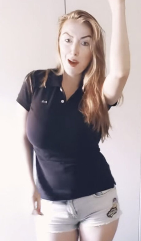 Blondy1 model xxx pics