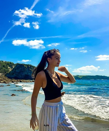 Sophie Slape model erotic photo