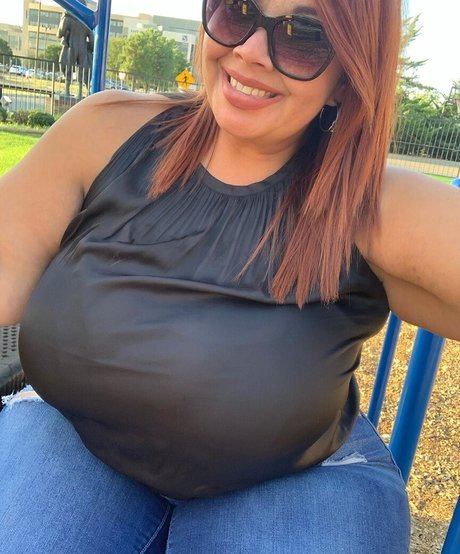 SueAnn erotic star pic