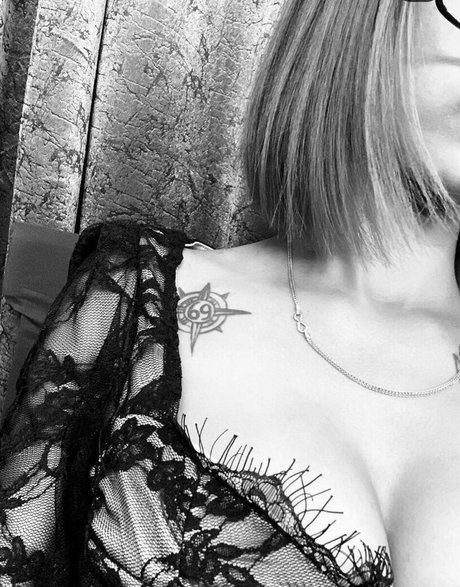 Akansha Laida star pretty picture