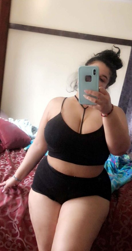 Leishla Gomez pretty pornstar photo