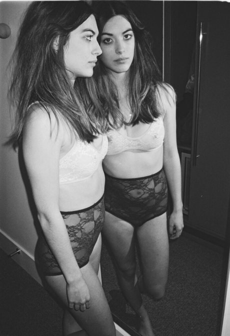 Louise Follain nice actress picture