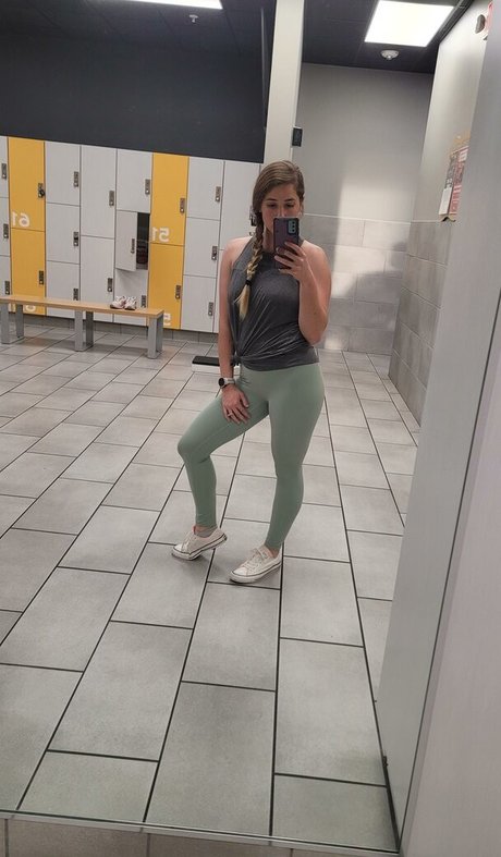 Lizzie All Day beautiful actress pic