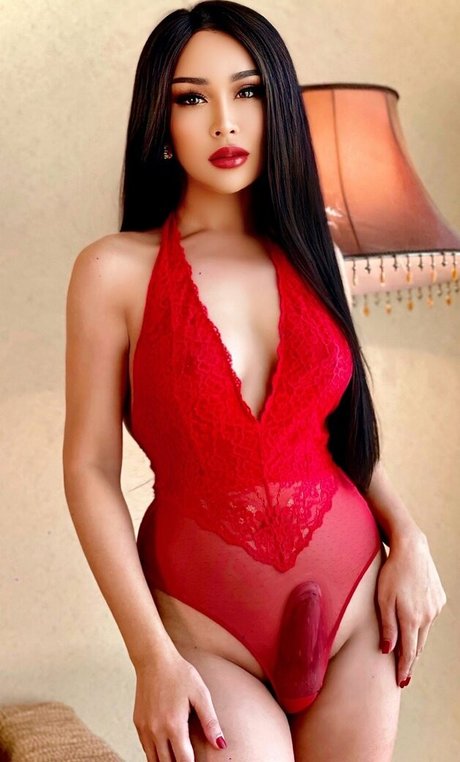 ployshayada top actress pic