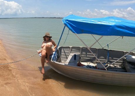 Wears ren erotic model images