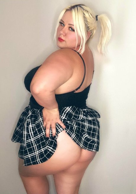 Lacey Summers star free image